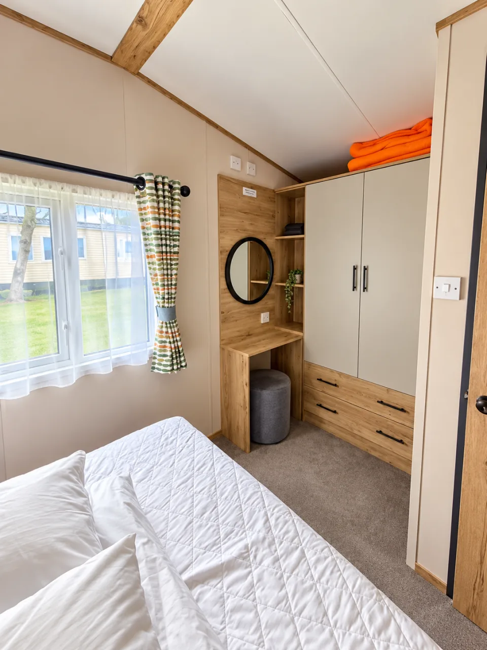 Diamond caravan